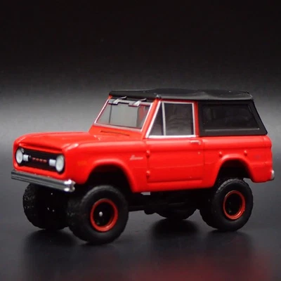 1969 69 FORD BRONCO 4X4 fuori Strada Rosso 1:64 Scala da Collezione Modellino - Immagine 1 di 4