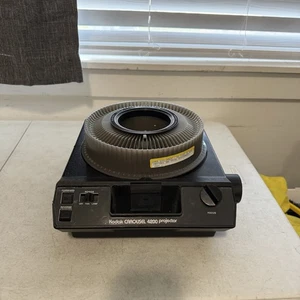 Proyector de diapositivas Kodak Carousel 4200 de colección - Imagen 1 de 6