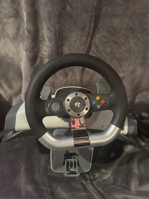 Volante de carreras inalámbrico Microsoft Xbox 360 con abrazadera WRW01 Foto 1 de 4
