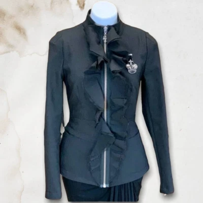 Chaqueta de mezclilla negra con volantes Royal Underground para mujer talla pequeña Foto 1 de 4