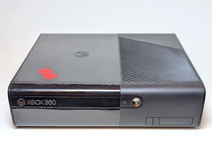 Microsoft Xbox 360 E Konsole - ungetestet, für Ersatzteile oder Reparatur - Bild 1 von 7