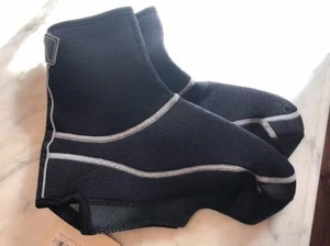 Nueva-Antigua Stock Trek Neopreno Cubierta Zapatos Botín Unisex Talla Pequeña (39-40) Negra - Imagen 1 de 2