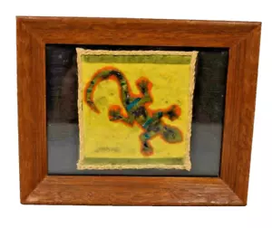 Natural Fiber Art Gecko Lizard by Mary Lucas Framed 6.25 x 5 inches - Picture 1 of 2
