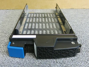 Hitachi AKH450 / 3276138-C vassoio caddy solo per disco rigido SAS 3,5" 450 GB 15K - Foto 1 di 1