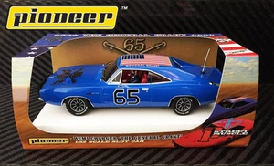 Coche de ranura Pioneer P094 Dodge Charger Dukes of Hazzard General Grant en azul loco - Imagen 1 de 11