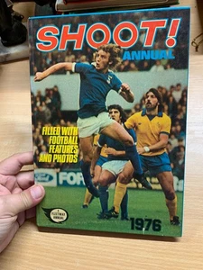 1975 "SHOOT ANNUAL 1976" UK FOOTBALL SOCCER ANNUAL HARDBACK BOOK (P4) - Picture 1 of 16