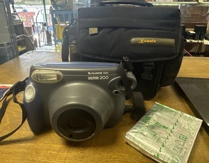 Fuji Instax 200 Camera Wide – Fujinon 95mm Lens - Foto 1 di 16