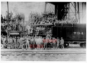 4CC875 RP 1900er Jahre ? CHESAPEAKE & OHIO RR LOK #734 GRUPPENFOTO - Bild 1 von 1