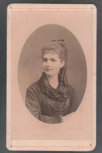 Foto photo gentildonna con acconciatura e collana by Anonimo cdv 1880 c.a. - Imagen 1 de 1