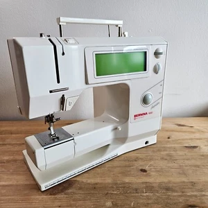 Bernina 1530 Inspiration Sewing Machine (Parts - Brain/Screen Non-Functioning) - Picture 1 of 12