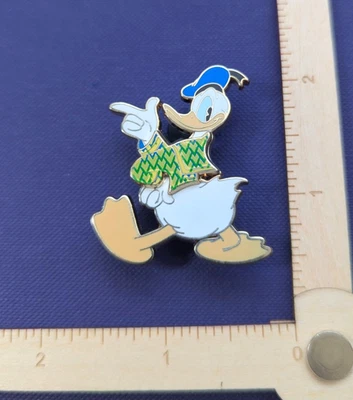 Disney Donald Couture Pin Cast Exclusivo Edición Limitada RARO Y Regalo Foto 1 de 4