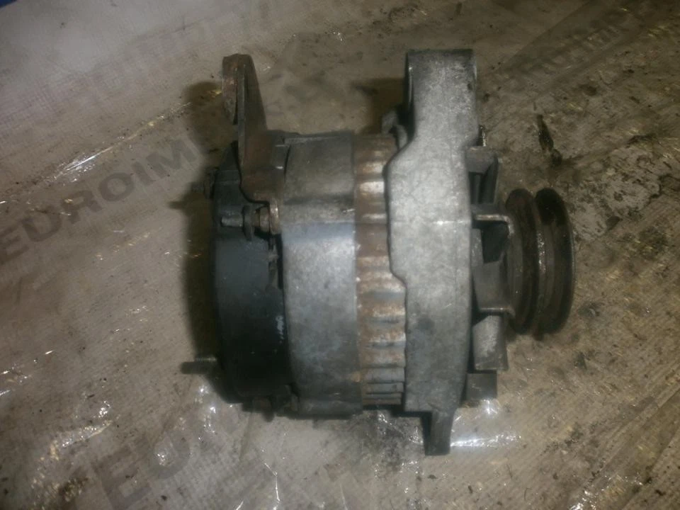 Renault 11 1986 Alternator 2101375,  FR10351-98 - Photo 1/1