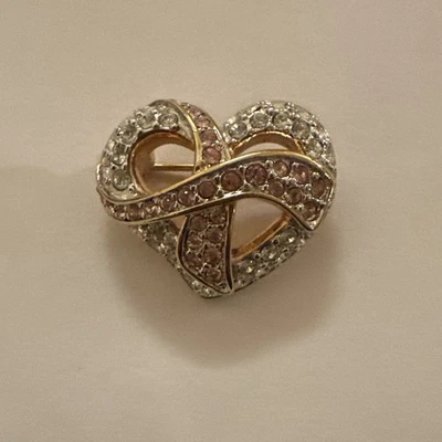 Broche Pin Rosa De Colección Cristal Swarovski Auténtico Concienciación Cáncer de Mama Corazón Foto 1 de 3