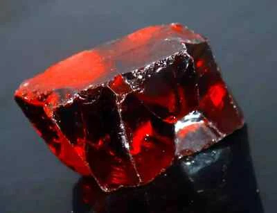 Heat-Resistant Red Garnet Lab-Created Crystal - 510.25 Carat for Premium Jewelry - Image 1 of 4
