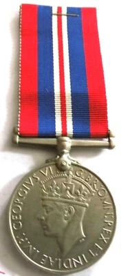 WW2 WAR MEDAL SOUTH AFRICAN UNION DEFENCE FORCE INDIA & MALAY CORPS KLINK - Image 1 of 4