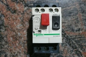 DISJONCTEUR MOTEUR TRIPHASE MONO 13à 18A RELAIS THERMIQUE SCHNEIDER ELEC GV2ME20 - Foto 1 di 3