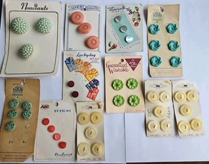 Lot of Vintage Miscellaneous Cards Of Buttons Not All Are Full Cards - Picture 1 of 9