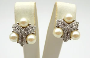 Swarovski Faux Pearl Clear Crystal Clip on Earrings Silver Tone Trinity - Picture 1 of 6