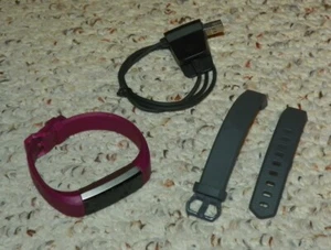 Fitbit ALTA Fitness Wristband Activity Tracker Small - Plum - Picture 1 of 1