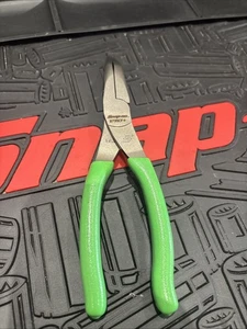 *New* Snap On Tools 8" Talon Grip™ 35° Bent Needle Nose Pliers Green 9735CF G - Picture 1 of 3