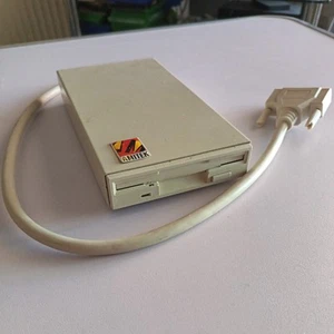 Commodore Amiga External 3 1/2" Floppy Disk Drive - Photo 1/4