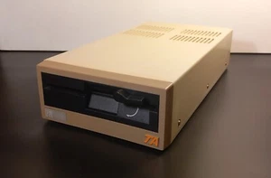 RARISSIMO LETTORE FLOPPY DISK ALPHATRONIC TA F2 - NON TESTATO MA GIRA - Afbeelding 1 van 8