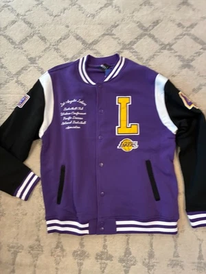 NUEVO CON ETIQUETAS Para hombres 2XL Los Angeles Lakers NBA Púrpura Varsity Letterman Chaqueta Polar XXL Foto 1 de 4