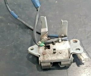 Repuestos Usados, Cerradura De Maletero TOYOTA YARIS - Imagen 1 de 3