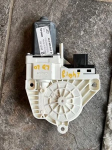 2007-2009 AUDI Q7 FRONT RIGHT DOOR WINDOW REGULATOR MOTOR P/N: 4L0 959 802 B - Picture 1 of 4