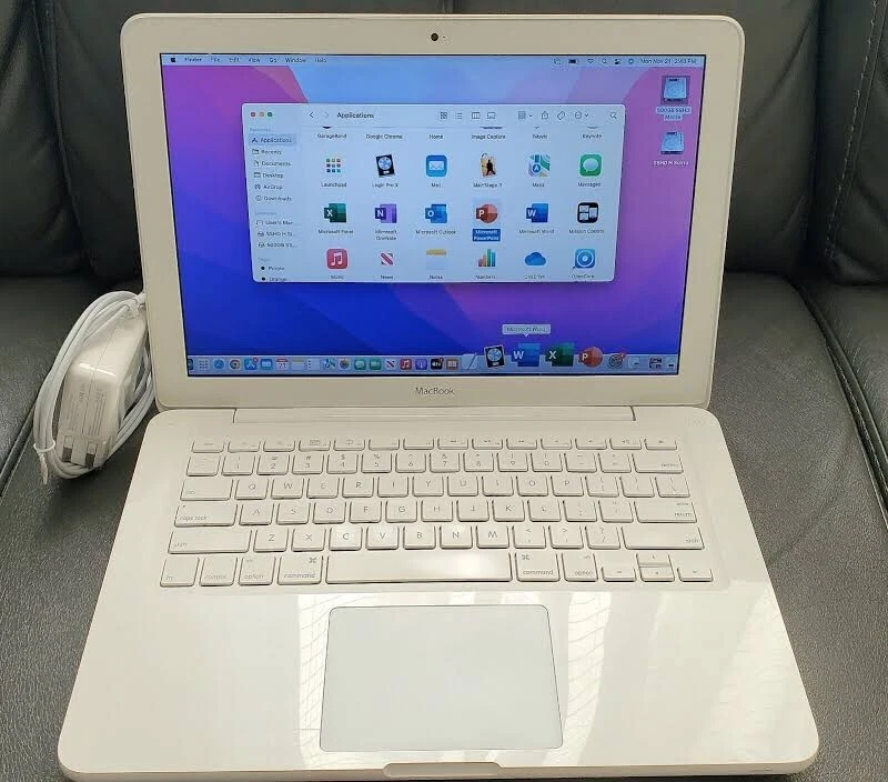 Apple MacBook A1342 13.3" Laptop - MC207LL/A (October, 2009) - Image 1 of 1