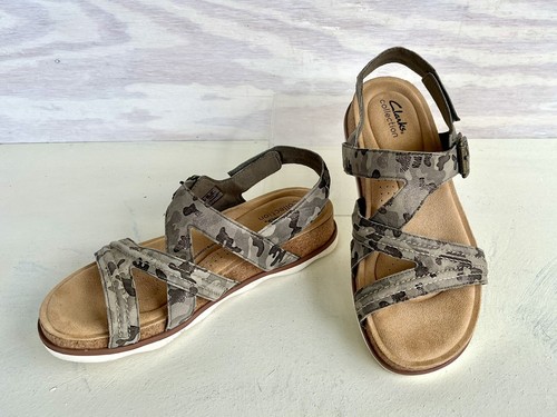 Sandalo Clarks Ultimate Comfort Brynn Step mimetico in pelle regolabile taglia 8 5