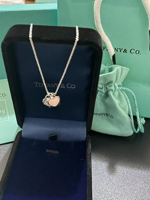Tiffany&Co. Mini colar duplo coração prata 925 esmalte rosa quente 16 polegadas - Imagem 1 de 4