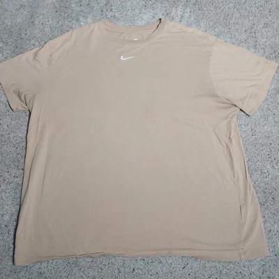 Camiseta Nike Grande Suelta Calce Centro Nike Logo Bordado Tostado Foto 1 de 4