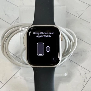 Apple Watch Series 7 GPS + Starlight 45mm + Black Sport Band #44 - Zdjęcie 1 z 9