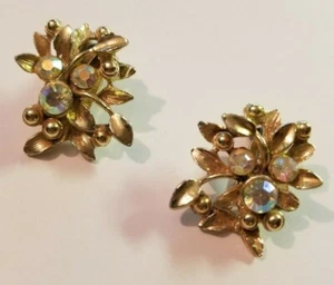 Vintage Clip On Earrings Gold Tone Rhinestones Flower Leaves Leaf No Markings - Picture 1 of 3