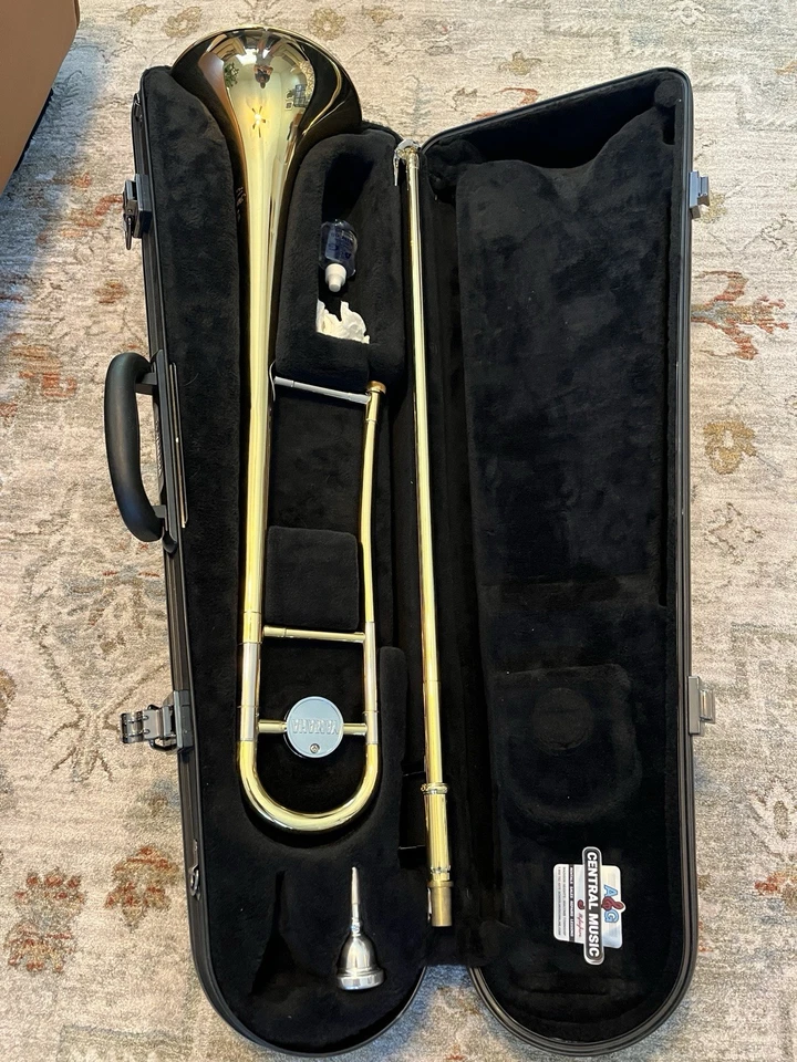 Yamaha YSL200AD Trombone with Hard Case and Mouthpiece - Image 1 of 4