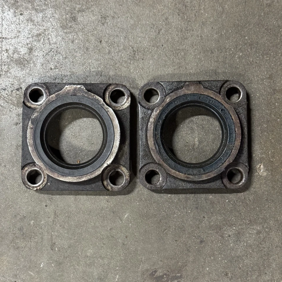 Par de carcasas de cojinete de eje Porsche 356 A B Pre-A cubierta de tubo serie Foto 1 de 4