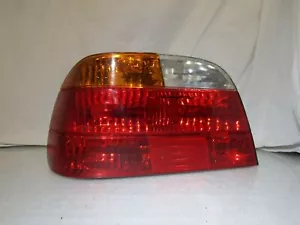 BMW Serie 7 E38 lifting luce freno posteriore sinistro obiettivo cluster 8379113 - Foto 1 di 12