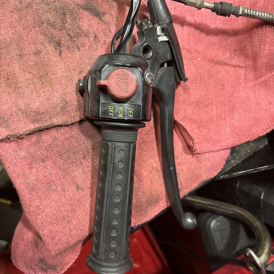 Honda CM185T 185 1979 Twinstar control derecho Foto 1 de 4