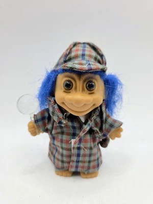 Abrigo y sombrero a cuadros detective de colección RUSS Troll Doll Sherlock Holmes pelo azul 5" Foto 1 de 4