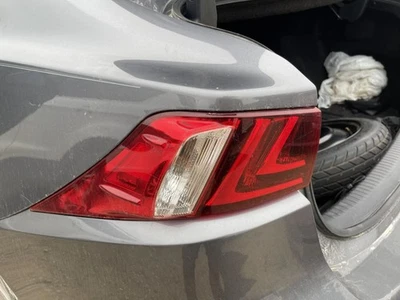 Luz trasera del conductor sedán cuarto de panel montado para 14-16 LEXUS IS350 971435 Foto 1 de 4