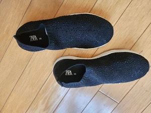 Neu ZARA Mädchen Sneaker schwarz Glitzer Socken Gr. 36 - Bild 1 von 4