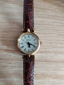 Vintage Gucci women watch 2000L, Red Green Case, Brown genuine Leather - Picture 1 of 14