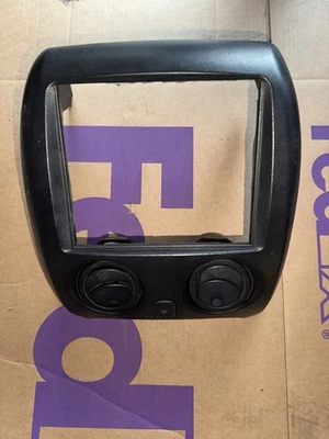 2000-2005 Mitsubishi Eclipse preto painel central rádio moldura acabamento painel de ventilação duplo - Imagem 1 de 4