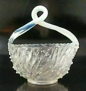 Jefferson Glass White Opalescent MAY Basket - Picture 1 of 4