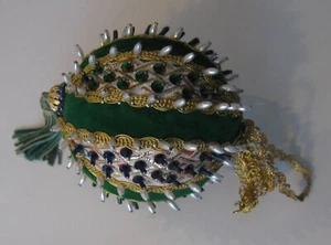 Handmade Victorian Style Christmas Ornament Green Velvet Stripes - Bild 1 von 1