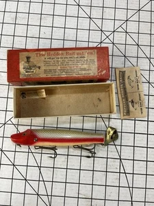 FISHING LURE HEDDON-DOWAGIAC 6¾" WOOD RED SIDE STRIP FLAP-TAIL BOX 7050 PAS - Picture 1 of 13