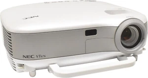 NEC VT676 1024 x 768 LCD Projektor 2500 ANSI-Lumen Kontrast 400:1 - Bild 1 von 7