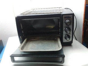 Black & Decker 4-Slice Toaster Oven Counter Top Convection Wire Rack Tray Black - Picture 1 of 9
