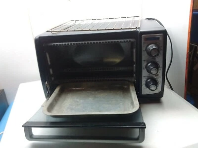 Black & Decker 4-Slice Toaster Oven Counter Top Convection Wire Rack Tray Black - Image 1 of 4